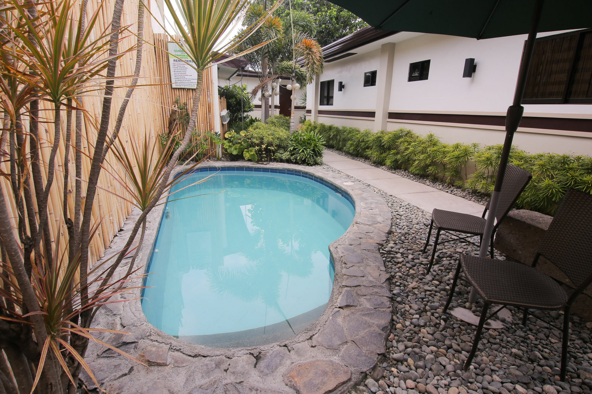 Garden View Hotel Angeles Exterior foto