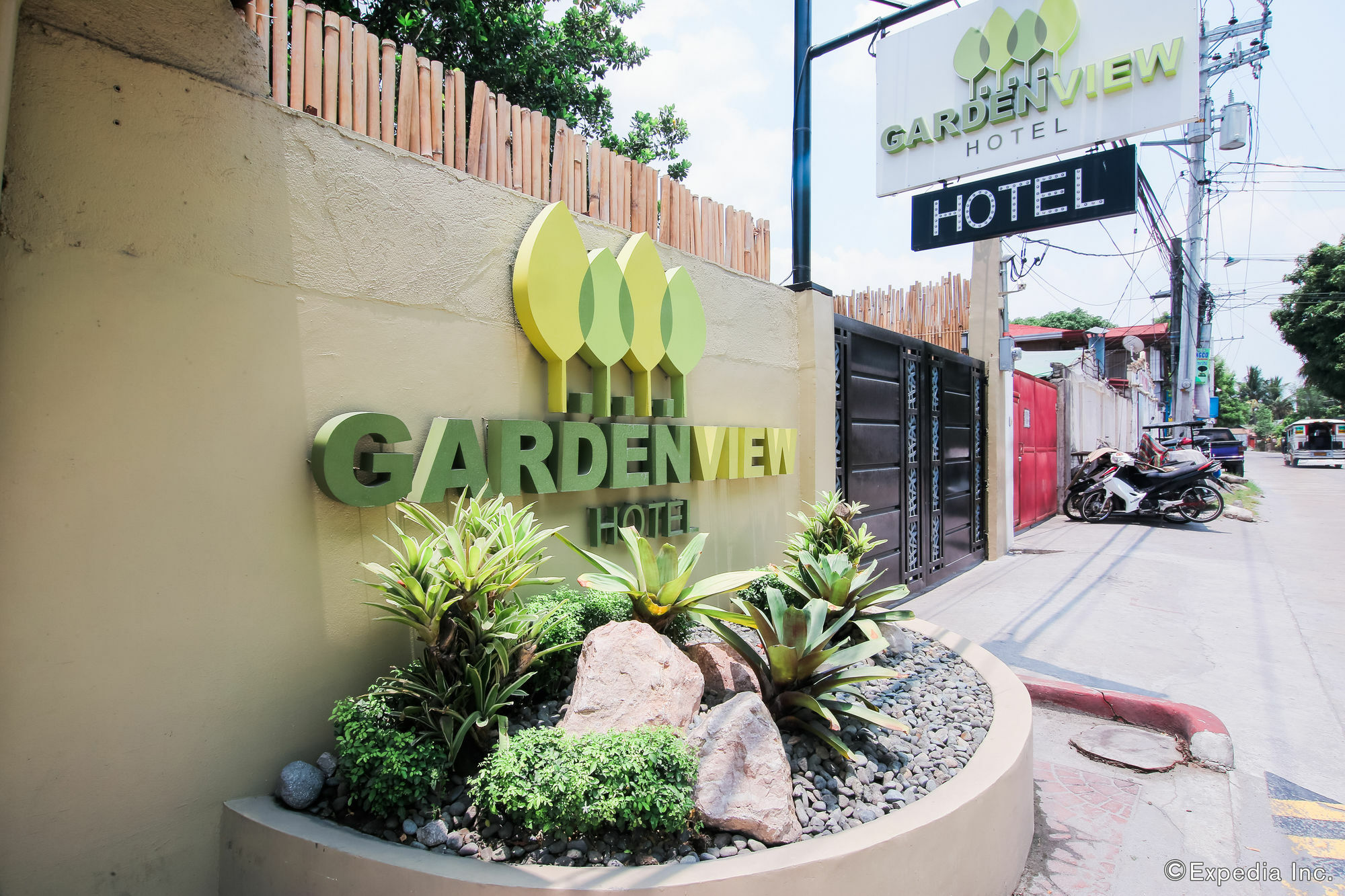 Garden View Hotel Angeles Exterior foto
